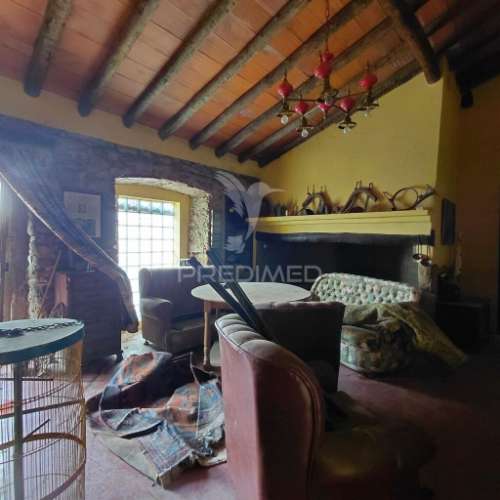 Casa antiga em alpalhão