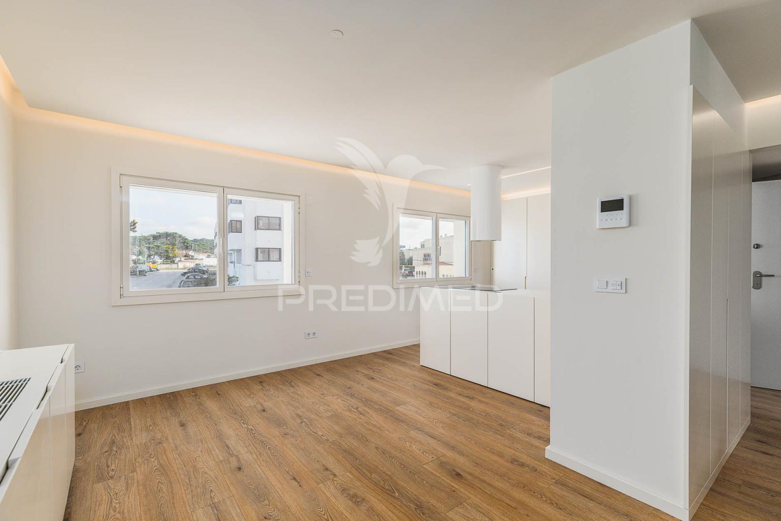 Apartamento t4 vista de mar na praia das maçãs, sintra