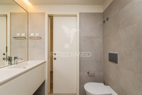 Apartamento t4 vista de mar na praia das maçãs, sintra