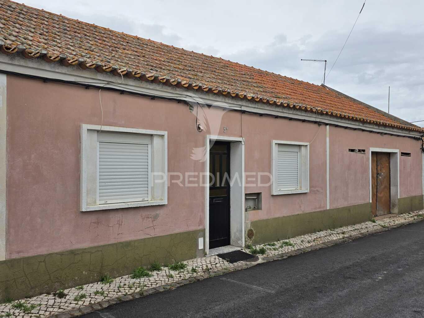 Moradia t2 para remodelar – excelente investimento!