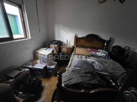 Moradia t4 para remodelar – excelente investimento!