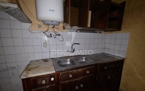 Moradia t4 para remodelar – excelente investimento!