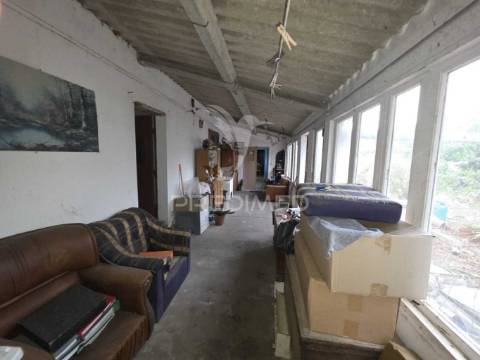 Moradia t4 para remodelar – excelente investimento!