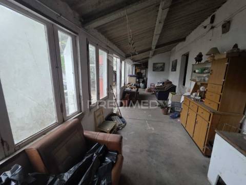 Moradia t4 para remodelar – excelente investimento!