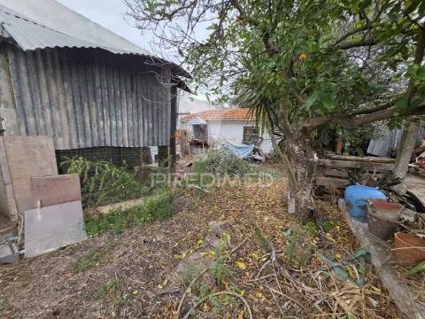 Moradia t4 para remodelar – excelente investimento!