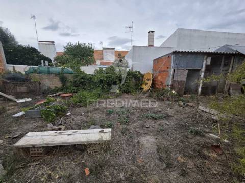 Moradia t4 para remodelar – excelente investimento!