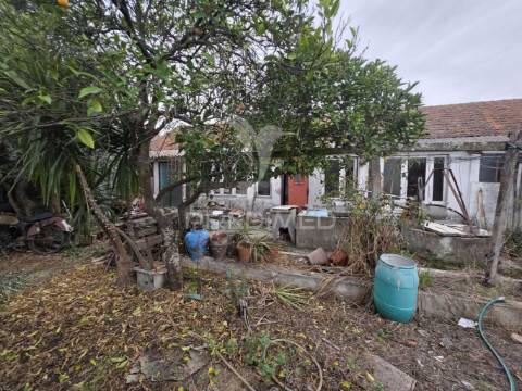 Moradia t4 para remodelar – excelente investimento!