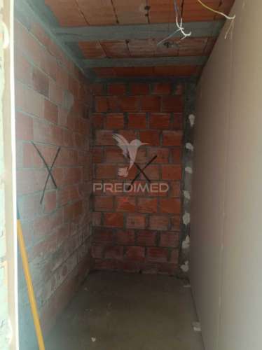 Excelente moradia térrea isolada de 4 frentes em construção