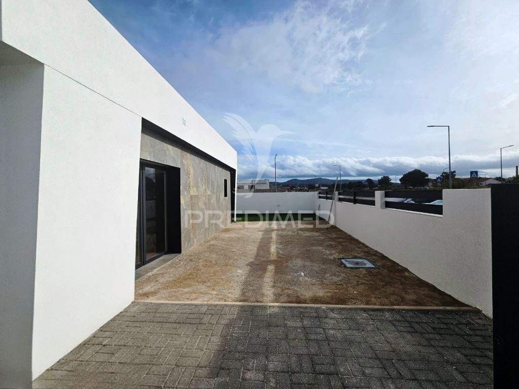 Moradia isolada t3 c/piscina e garagem, em azeitão