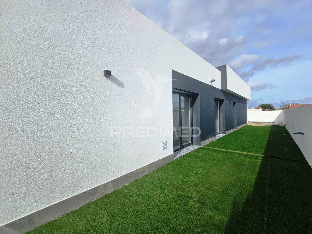 Moradia isolada t3 c/piscina e garagem, em azeitão