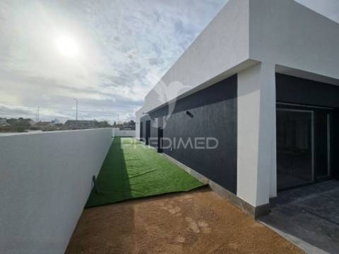 Moradia isolada t3 c/piscina e garagem, em azeitão