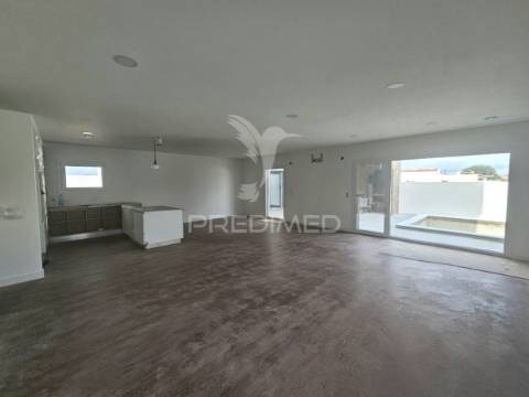 Moradia isolada t3 c/piscina e garagem, em azeitão