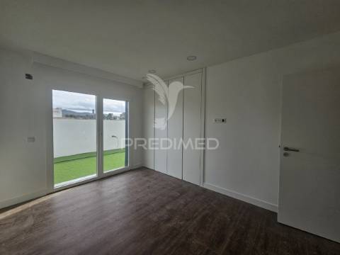 Moradia isolada t3 c/piscina e garagem, em azeitão