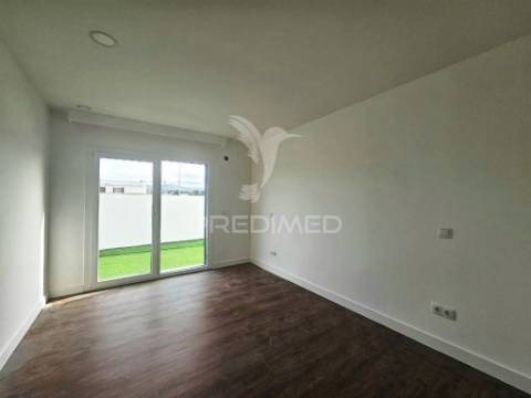 Moradia isolada t3 c/piscina e garagem, em azeitão