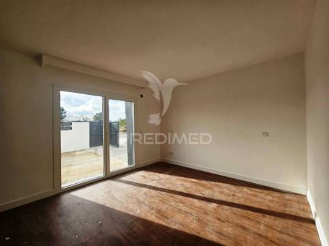 Moradia isolada t3 c/piscina e garagem, em azeitão