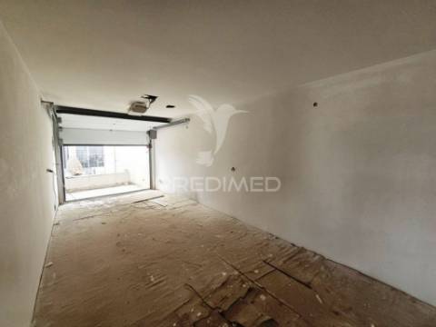 Moradia isolada t3 c/piscina e garagem, em azeitão