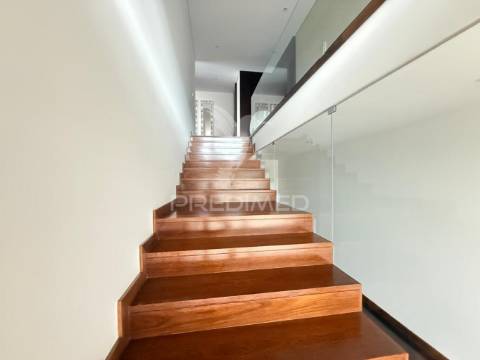 Moradia recente t3 na trofa