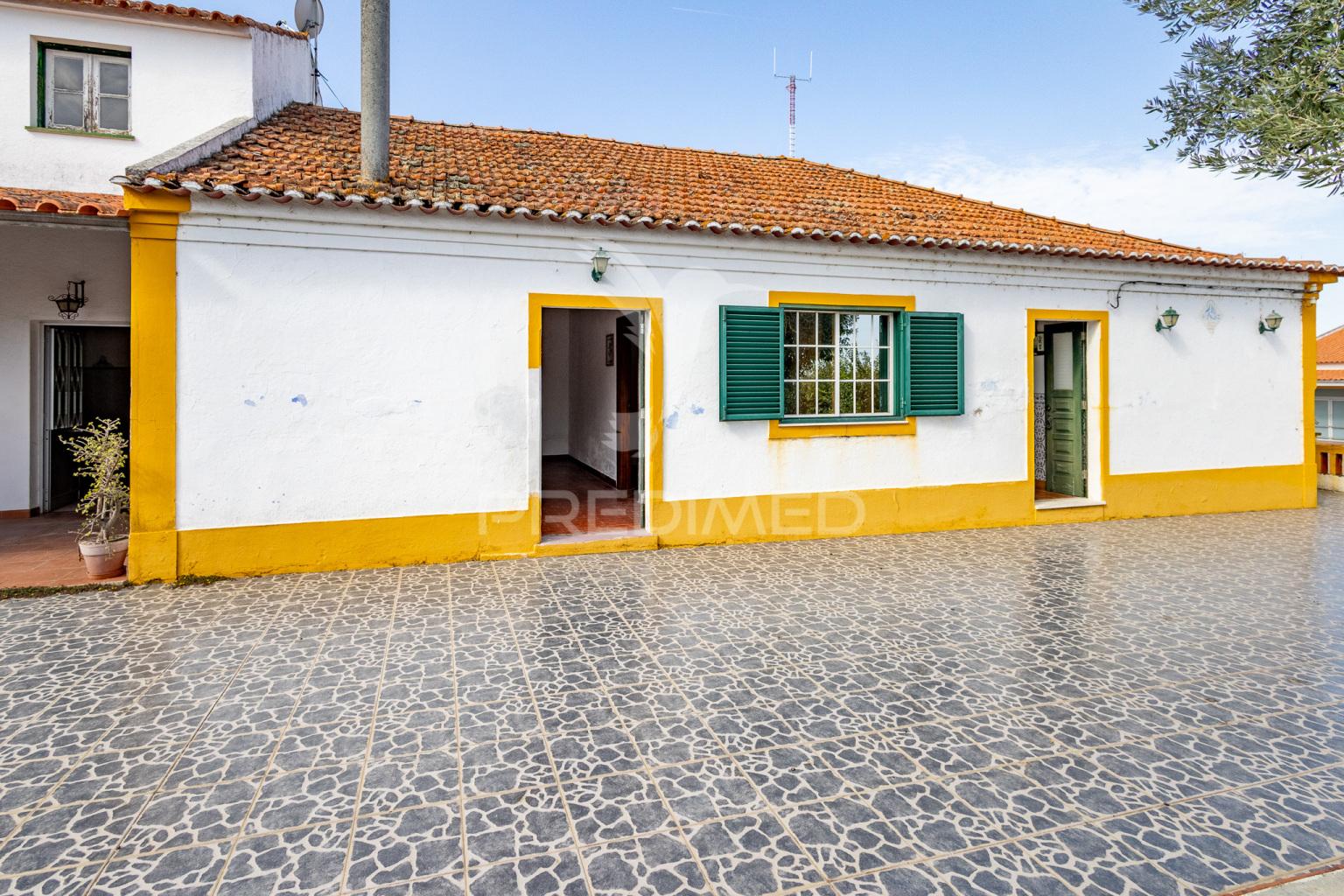 Moradia típica alentejana em mora