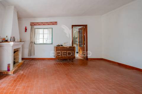 Moradia típica alentejana em mora