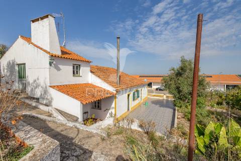 Moradia típica alentejana em mora