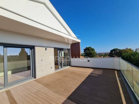 T4, elegância contemporânea a estrear no coração de cascais