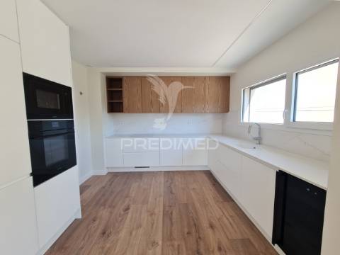 T4, elegância contemporânea a estrear no coração de cascais