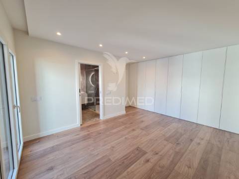 T4, elegância contemporânea a estrear no coração de cascais