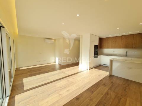 T1, elegância contemporânea a estrear no coração de cascais