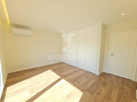 T3, elegância contemporânea a estrear no coração de cascais