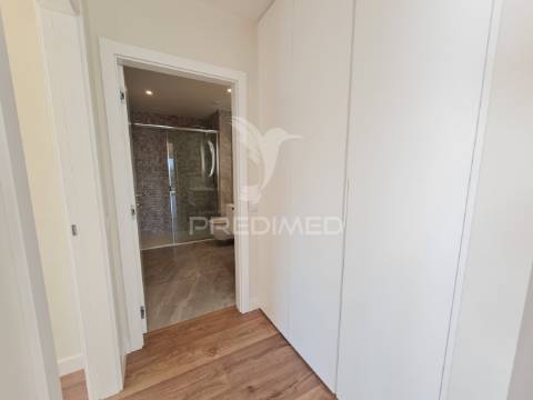 T3, elegância contemporânea a estrear no coração de cascais