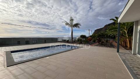 Moradia isolada t4, paúl do mar - calheta - ilha da madeira