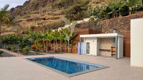 Moradia isolada t4, paúl do mar - calheta - ilha da madeira