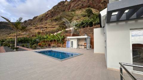 Moradia isolada t4, paúl do mar - calheta - ilha da madeira