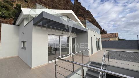 Moradia isolada t4, paúl do mar - calheta - ilha da madeira