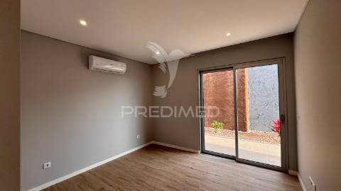 Moradia isolada t4, paúl do mar - calheta - ilha da madeira