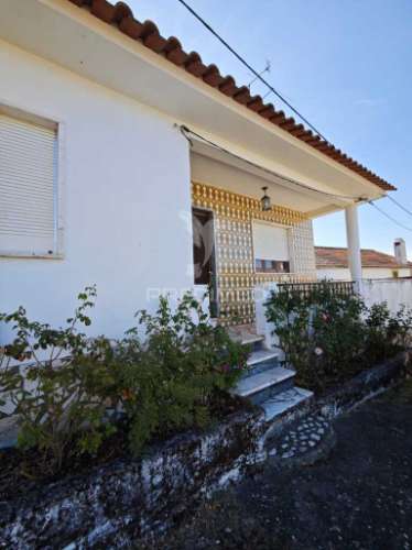 Casa de campo ( peral / proença-a-nova- castelo branco ) t6 de 92m2 em 182m2