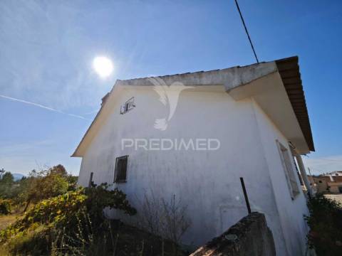 Casa de campo ( peral / proença-a-nova- castelo branco ) t6 de 92m2 em 182m2