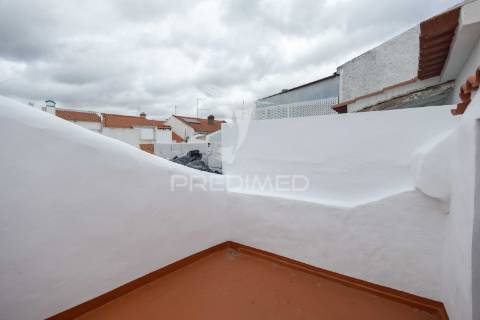 Apartamento t2 renovado na zona histórica do alandroal