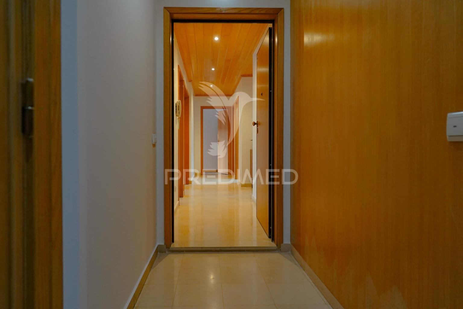 Apartamento t2 remodelado, abrantes.