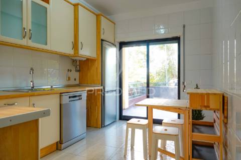 Apartamento t2 remodelado, abrantes.