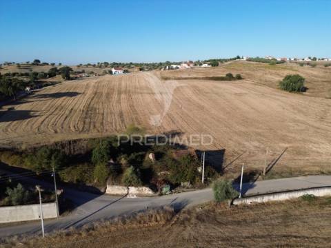 Oportunidade única! moradia t3 para restaurar com terreno - nabais -santarém