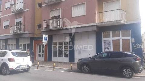 ✨ oportunidade única ✨ loja p./ comércio ou serviços de 163,50m2 ( junto à av. luisa todi ).