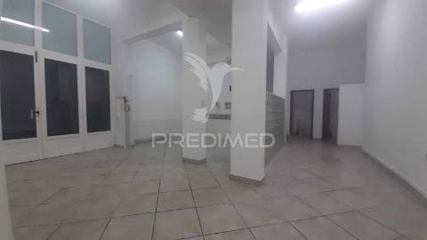 ✨ oportunidade única ✨ loja p./ comércio ou serviços de 163,50m2 ( junto à av. luisa todi ).