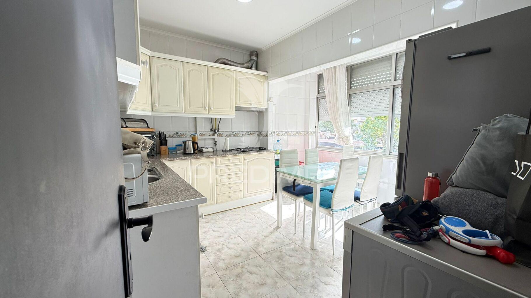 Apartamento t2+1 semi-remodelado