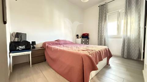 Apartamento t2+1 semi-remodelado