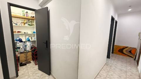 Apartamento t2+1 semi-remodelado