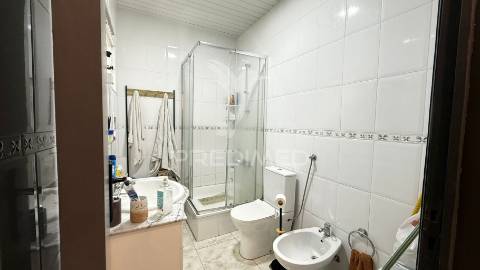 Apartamento t2+1 semi-remodelado