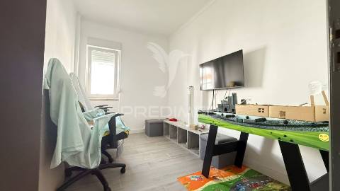 Apartamento t2+1 semi-remodelado