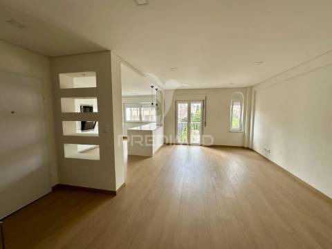 Duplex t4 com terraço em queluz de baixo