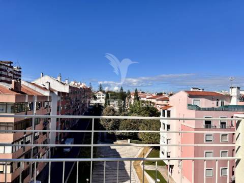 Duplex t4 com terraço em queluz de baixo